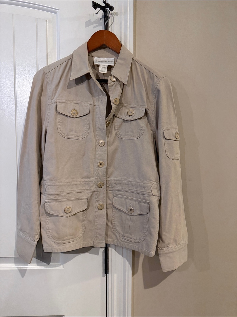 Jones New York Beige Utility Jacket with Button Flap Pockets
